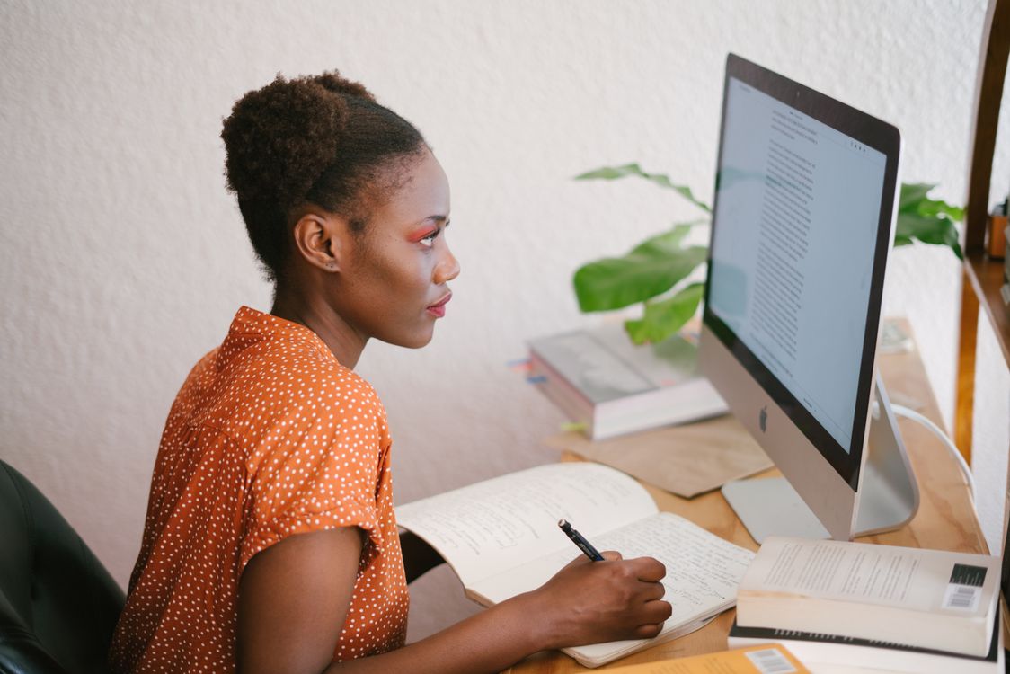 Legal Virtual Assistant: Services, Rates & How to Get Started